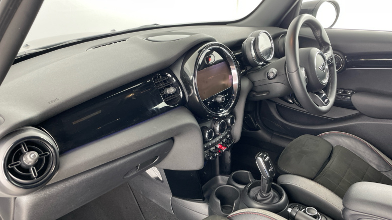 MINI Hatchback 2.0 Cooper S Sport 5dr Auto [Comfort/Nav Pack] Petrol Hatchback